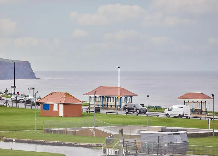 Host & - Fox's Hideout * וויטבי